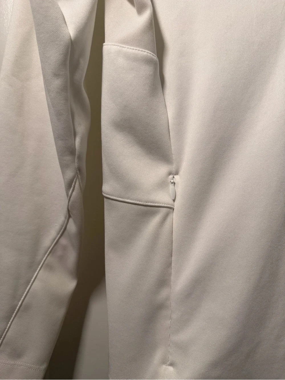 Women’s Nike performance Cream Half-Zip Pullover long sleeve top